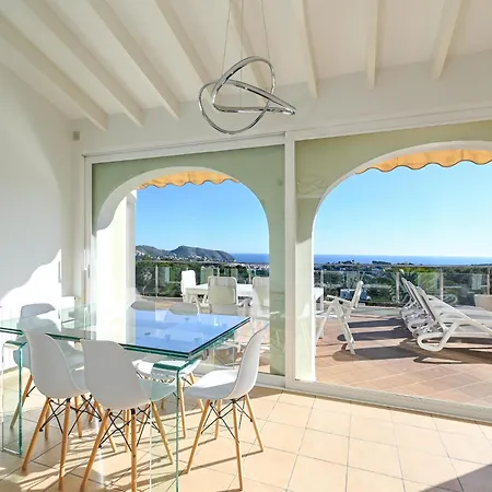 Villa Unique In With Infinity Pool