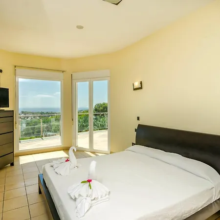 Unique In With Infinity Pool Moraira